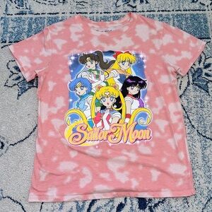 Vintage style tie-dye oversized graphic tee